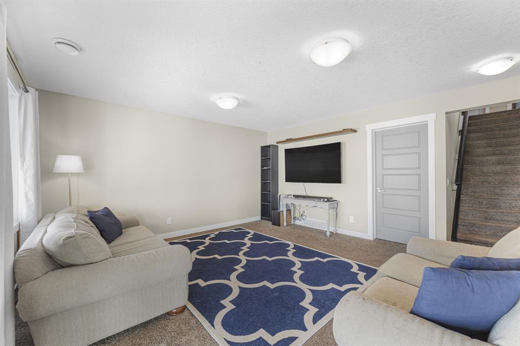 31 Lakewood Mews