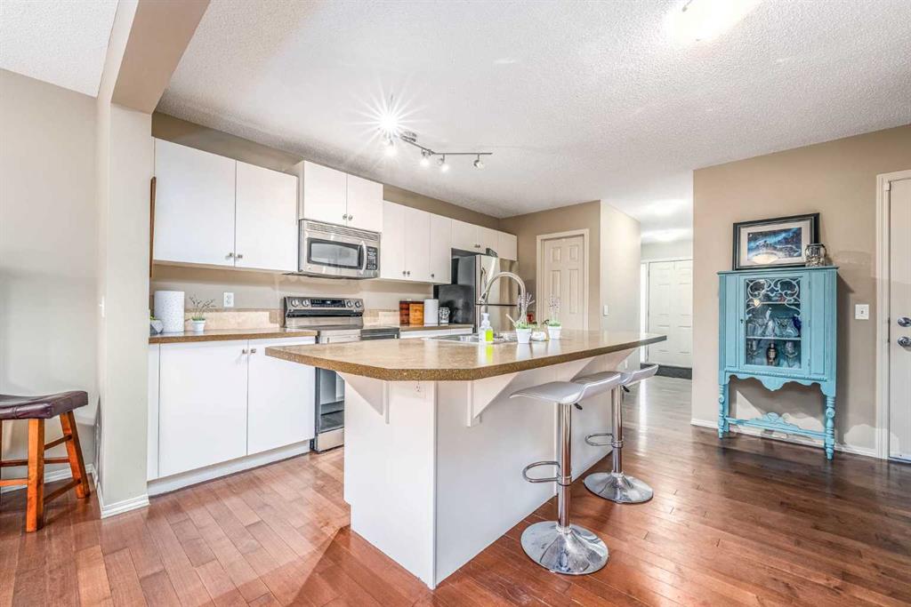 794 River Heights Crescent