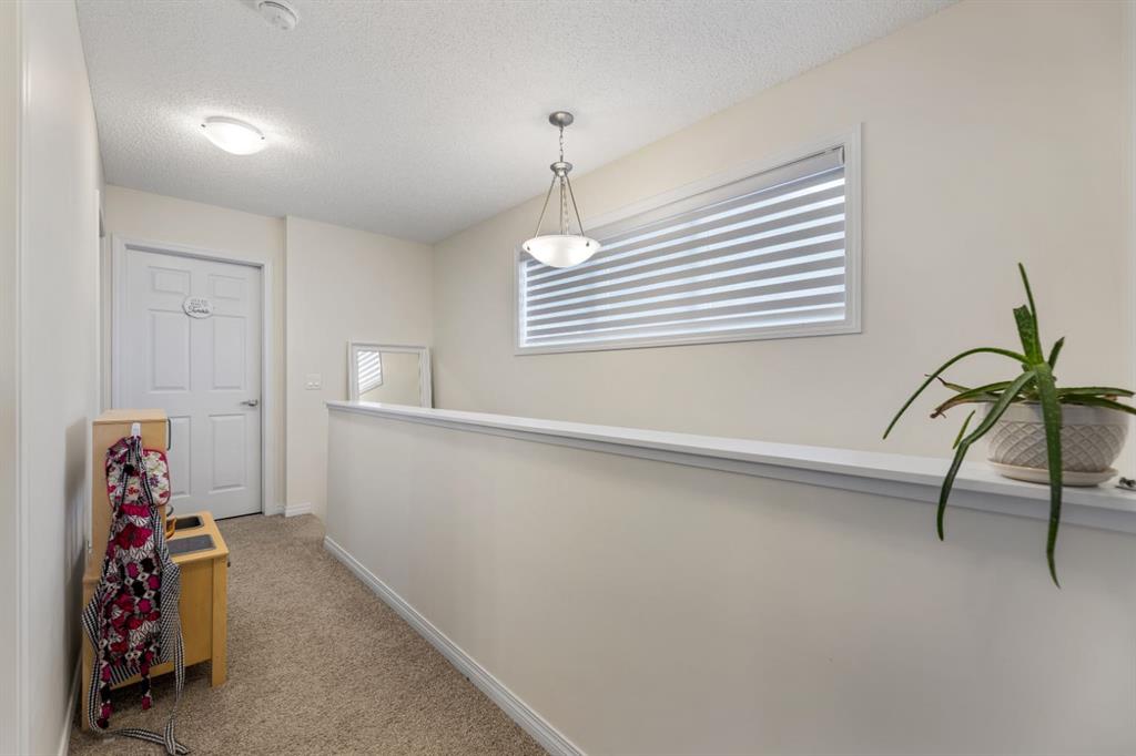 105 CARRINGVUE Park NW