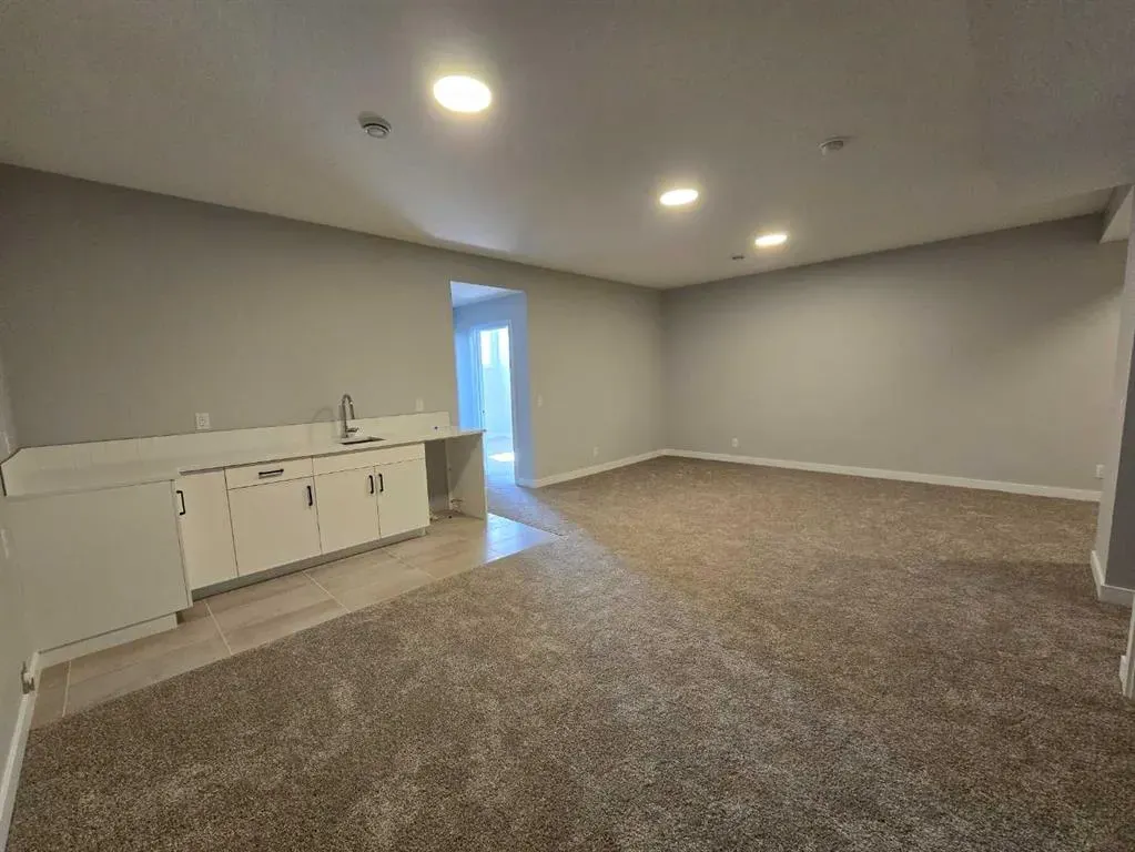176 Lakewood Circle