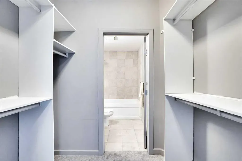 1410 1 Street SE, #210