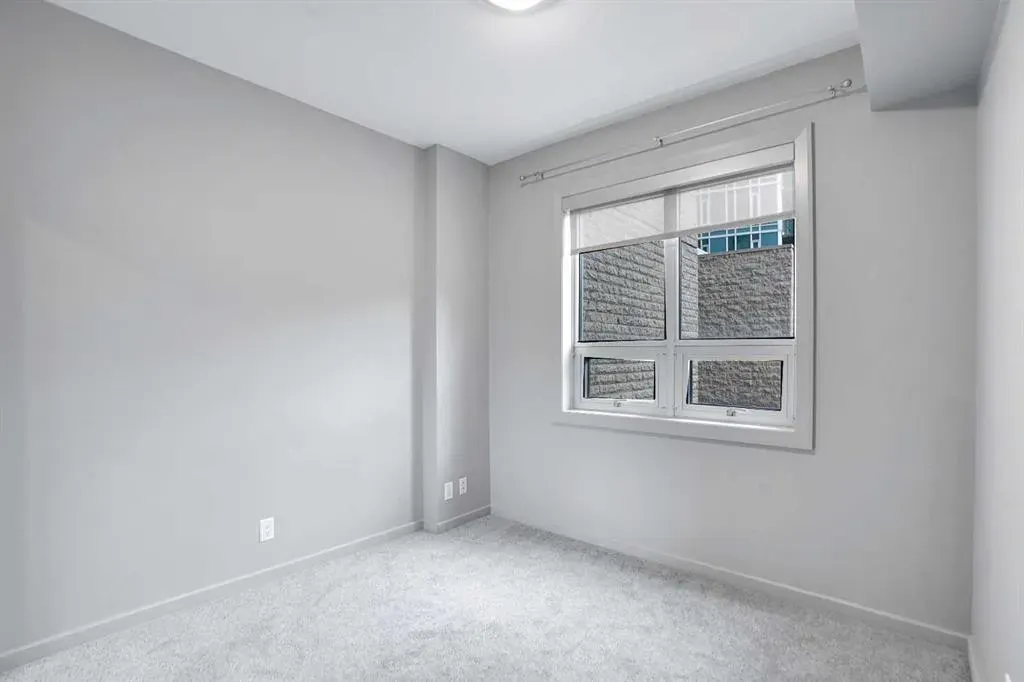 1410 1 Street SE, #210