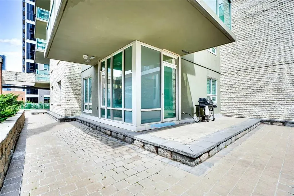 1410 1 Street SE, #210