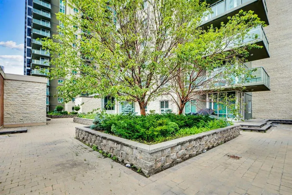 1410 1 Street SE, #210