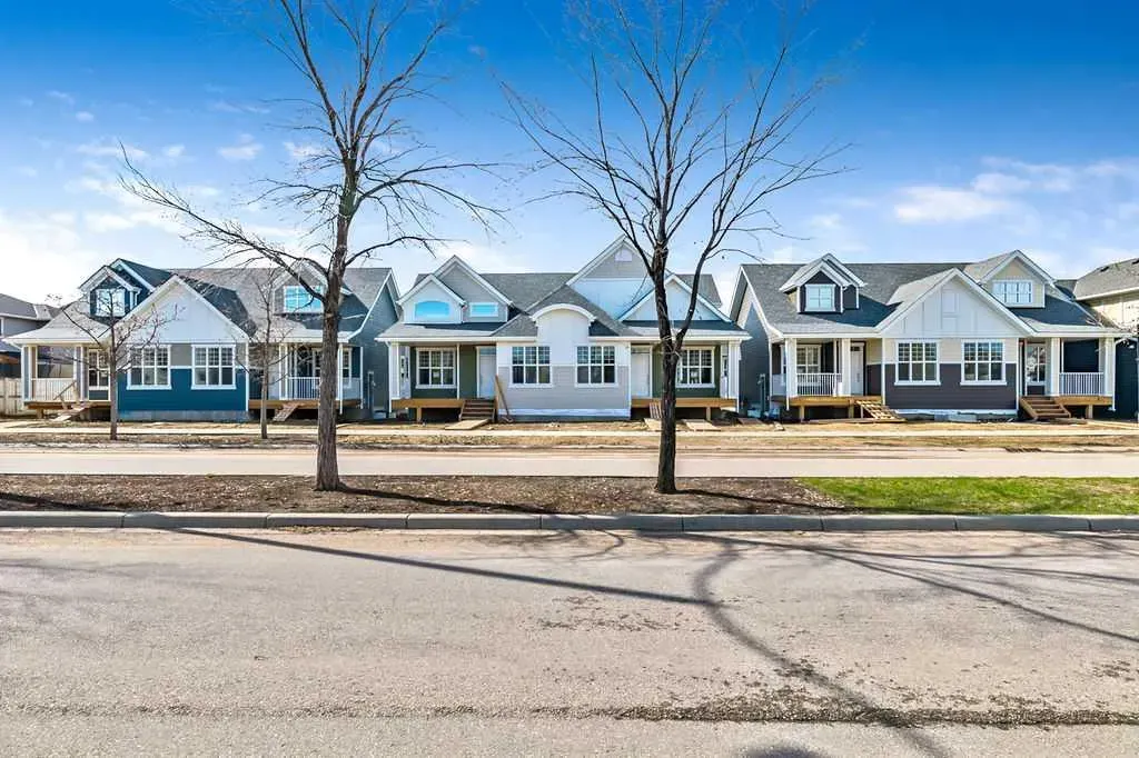 13 Drake Landing Square
