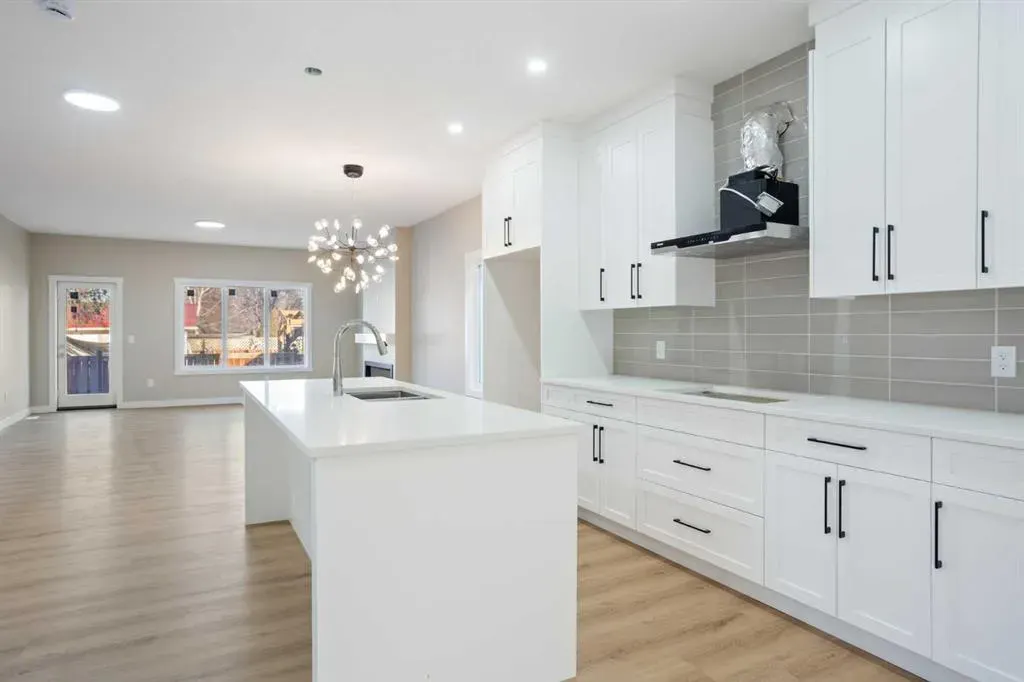 906 Macleod Trail SW