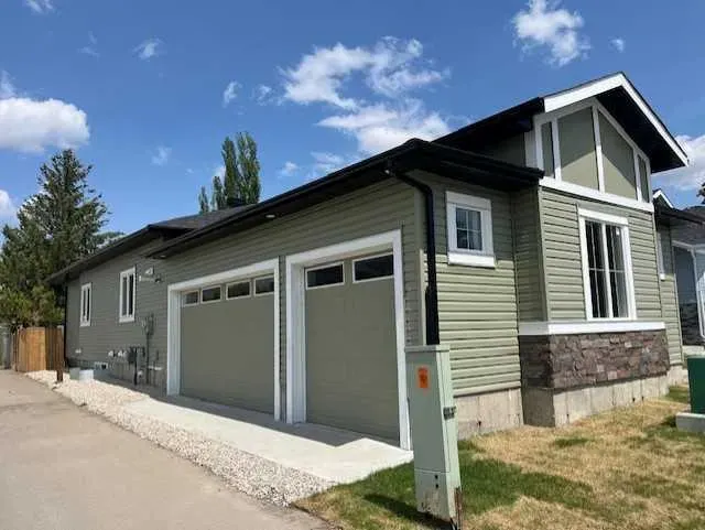 906 Macleod Trail SW