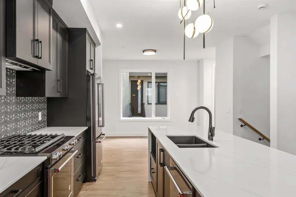 2220 26 Avenue SW, #5