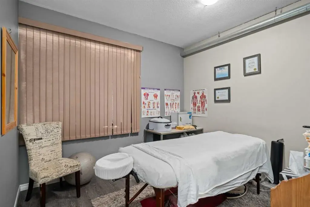 14 Crystalridge Drive, #200