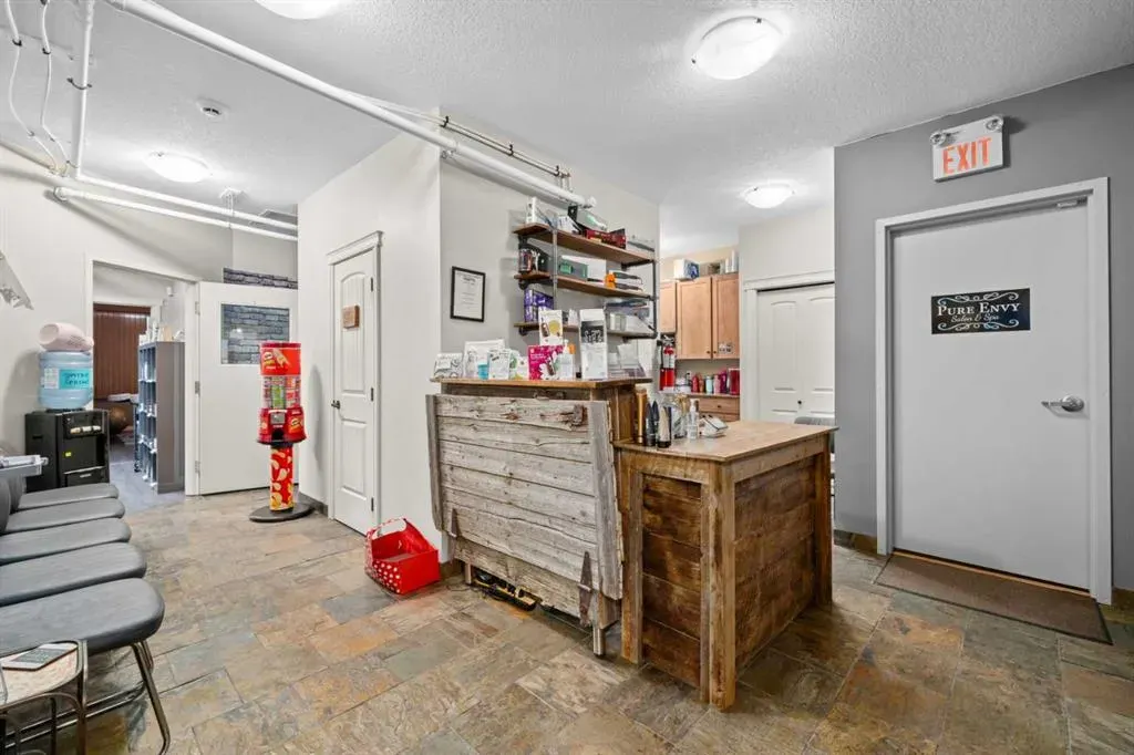 14 Crystalridge Drive, #200