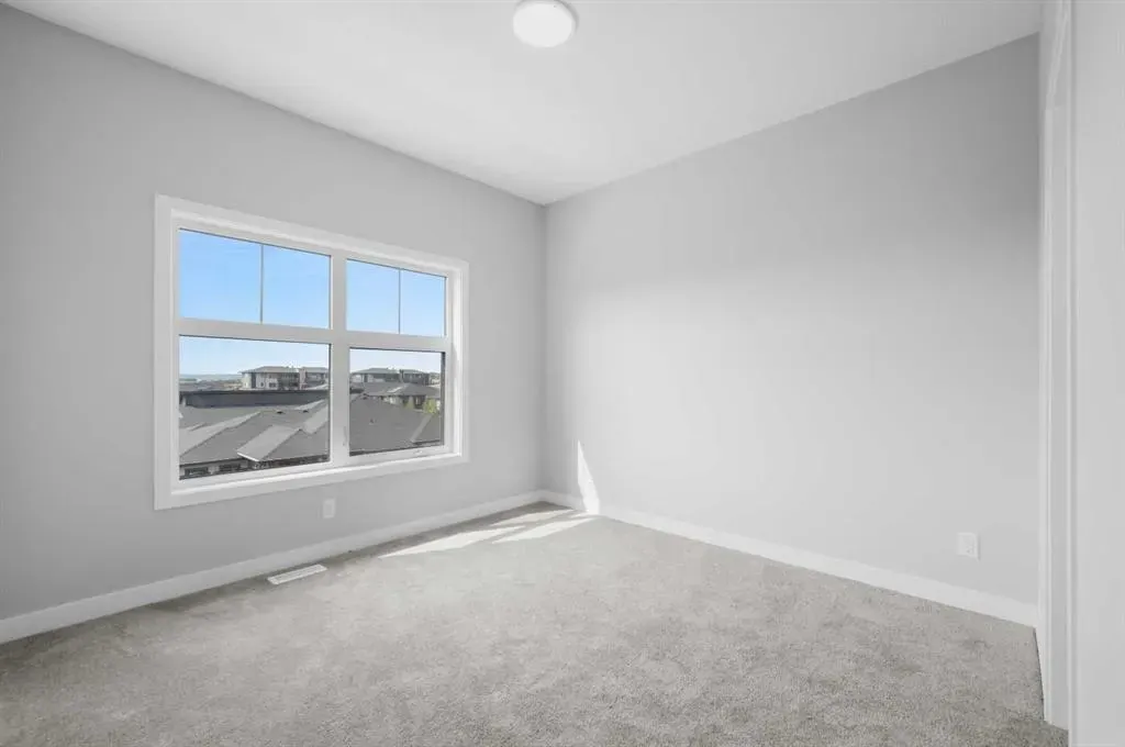 607 Mahogany Road SE