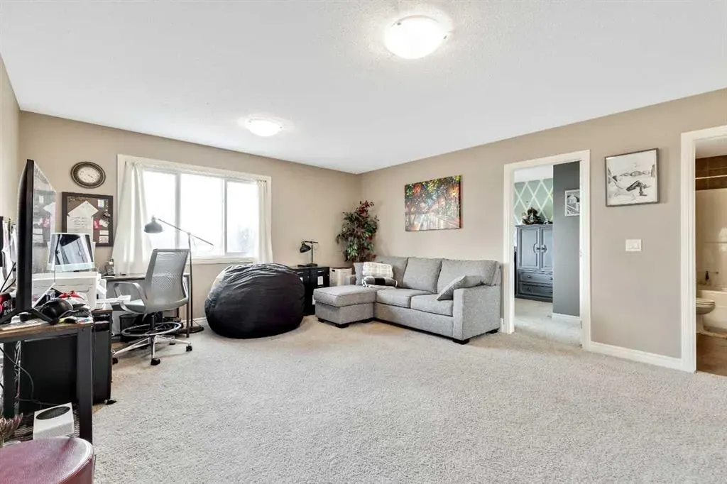 151 Cimarron Vista Crescent