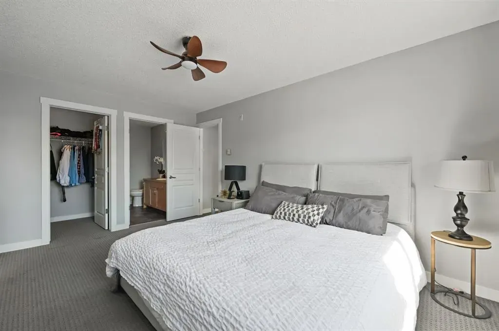 211 Aspen Stone Boulevard SW, #2205
