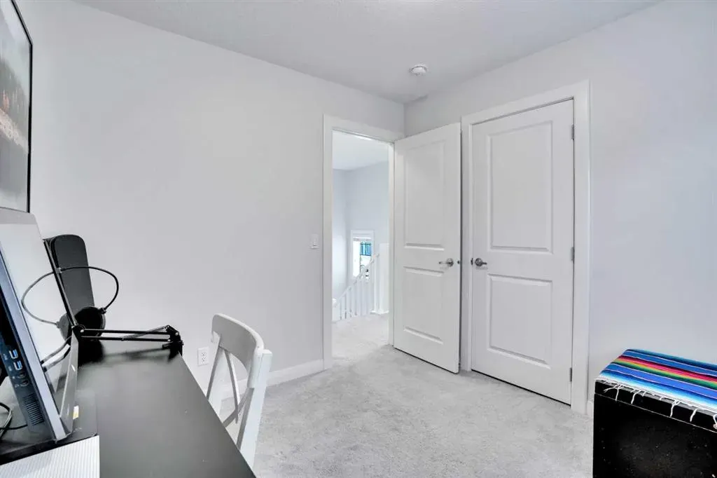 51 evanscrest Common NW