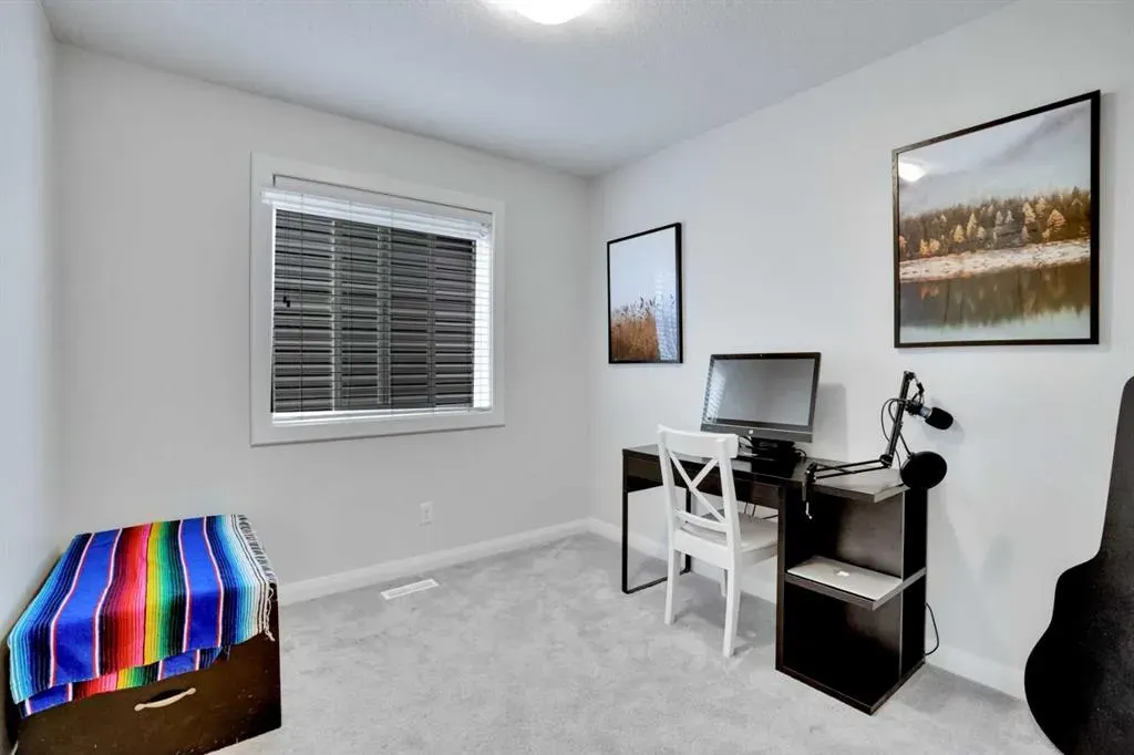 51 evanscrest Common NW