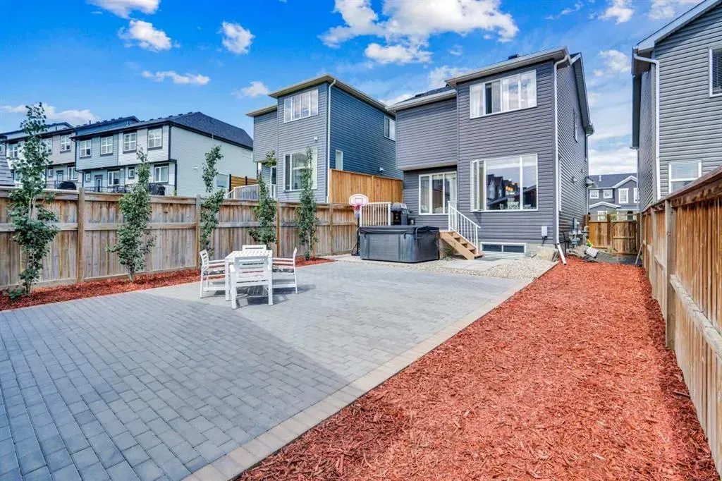 51 evanscrest Common NW
