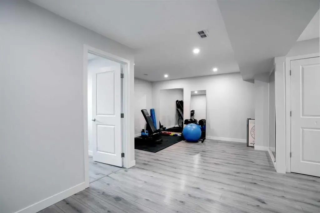 51 evanscrest Common NW
