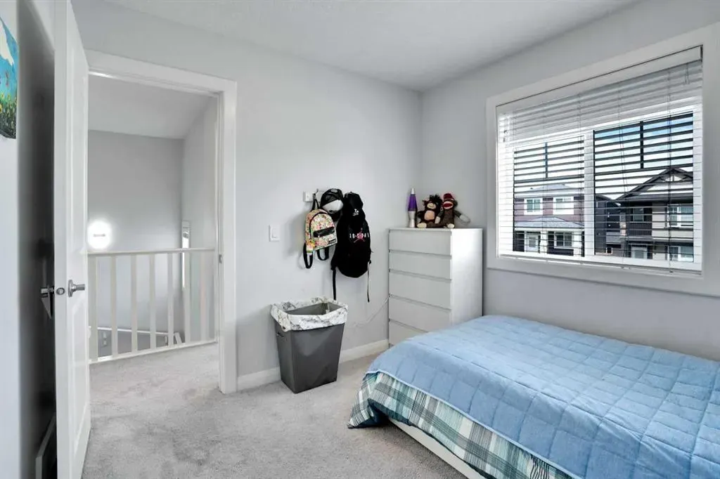51 evanscrest Common NW