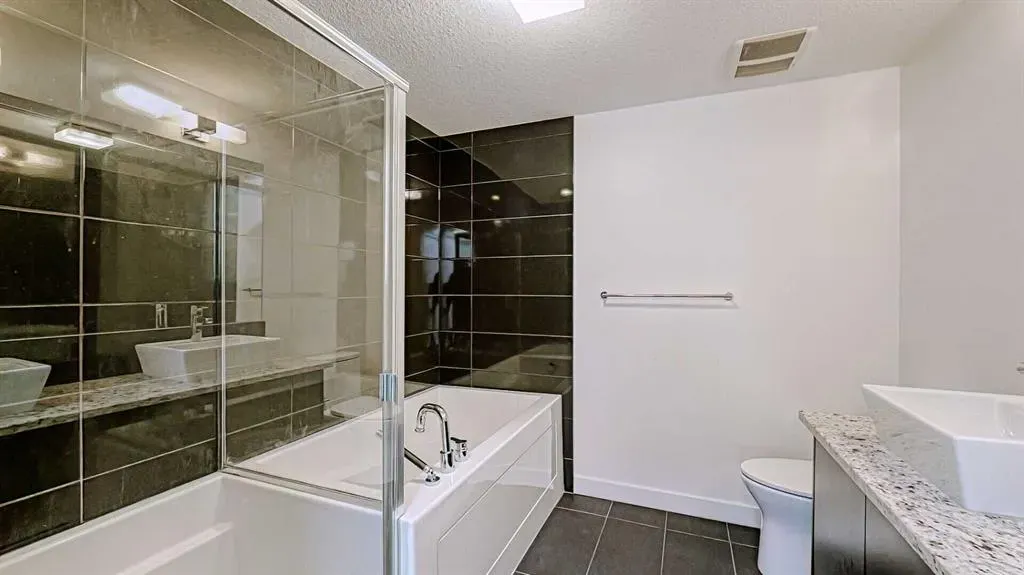 15 Aspenmont Heights SW, #122