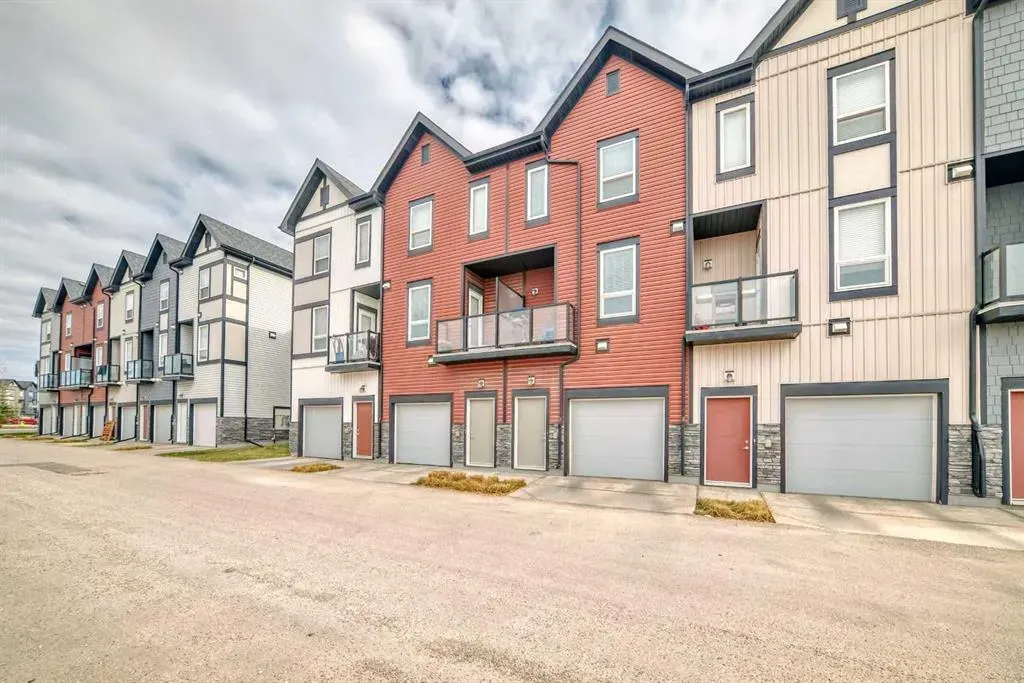 11 Evanscrest Mews NW, #306