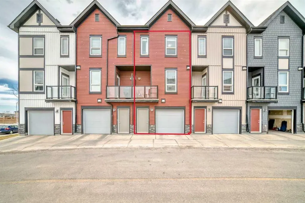 11 Evanscrest Mews NW, #106