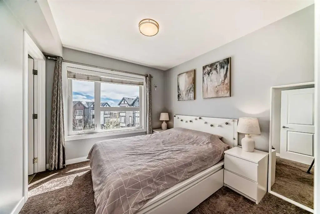 11 Evanscrest Mews NW, #106