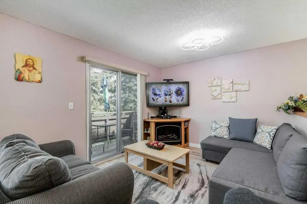 109 Stanley Avenue, #A