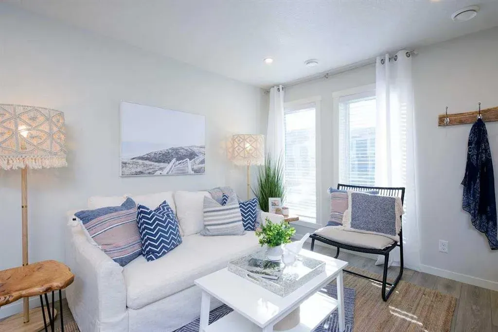 135 Mahogany Parade SE, #706
