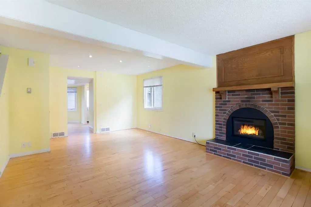 12 Rivervalley Drive SE