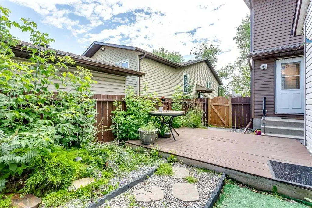 12 Rivervalley Drive SE