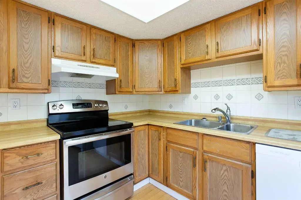 12 Rivervalley Drive SE