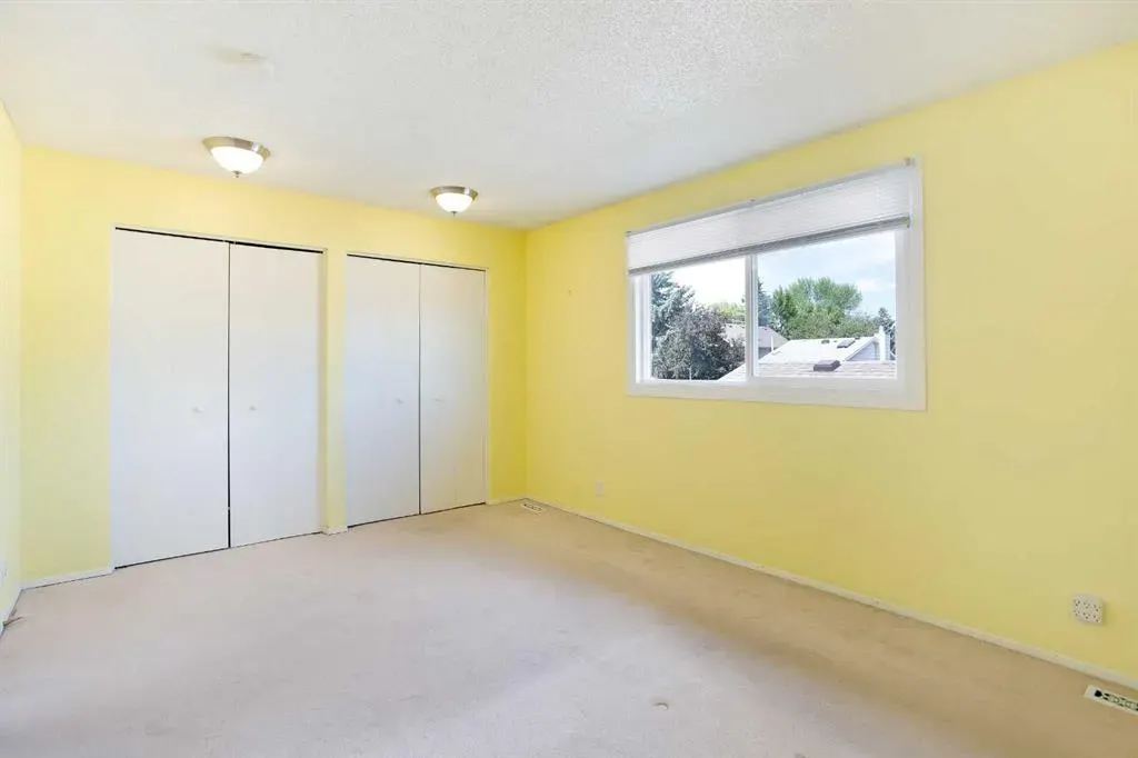 12 Rivervalley Drive SE