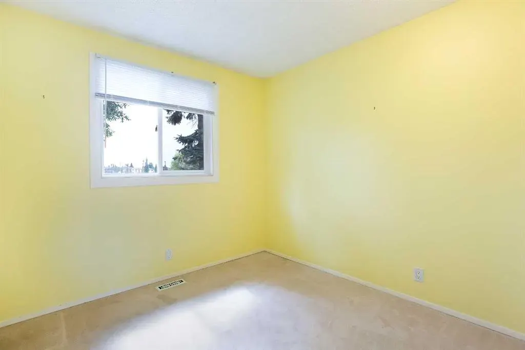 12 Rivervalley Drive SE
