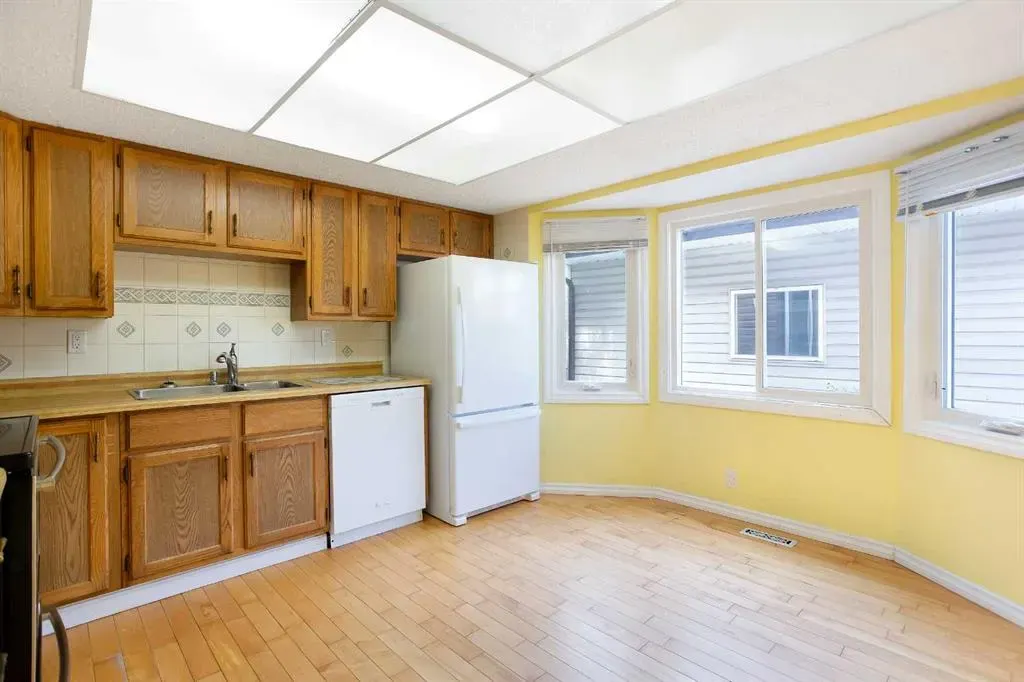 12 Rivervalley Drive SE