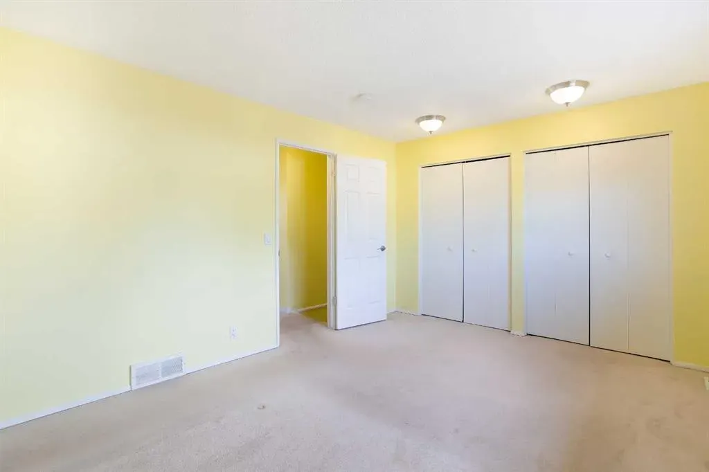12 Rivervalley Drive SE