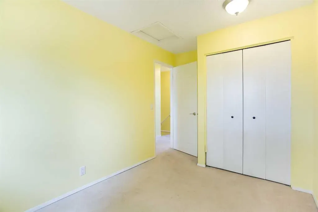 12 Rivervalley Drive SE