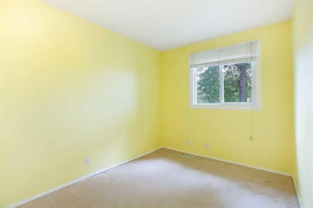 12 Rivervalley Drive SE