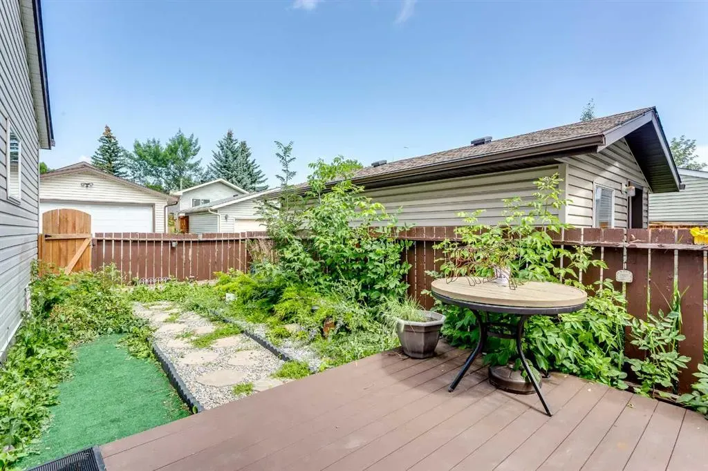 12 Rivervalley Drive SE
