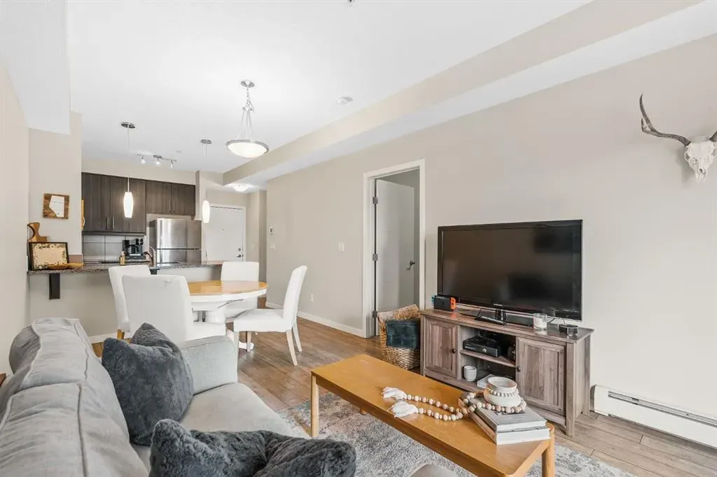 402 Marquis Lane SE, #305