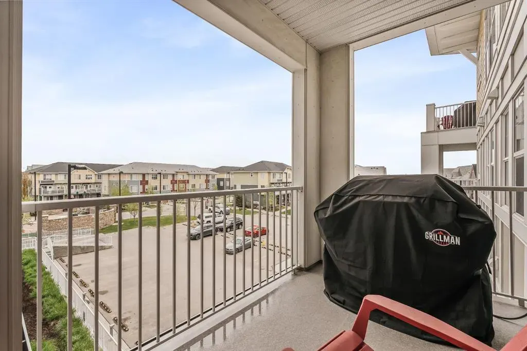 402 Marquis Lane SE, #305