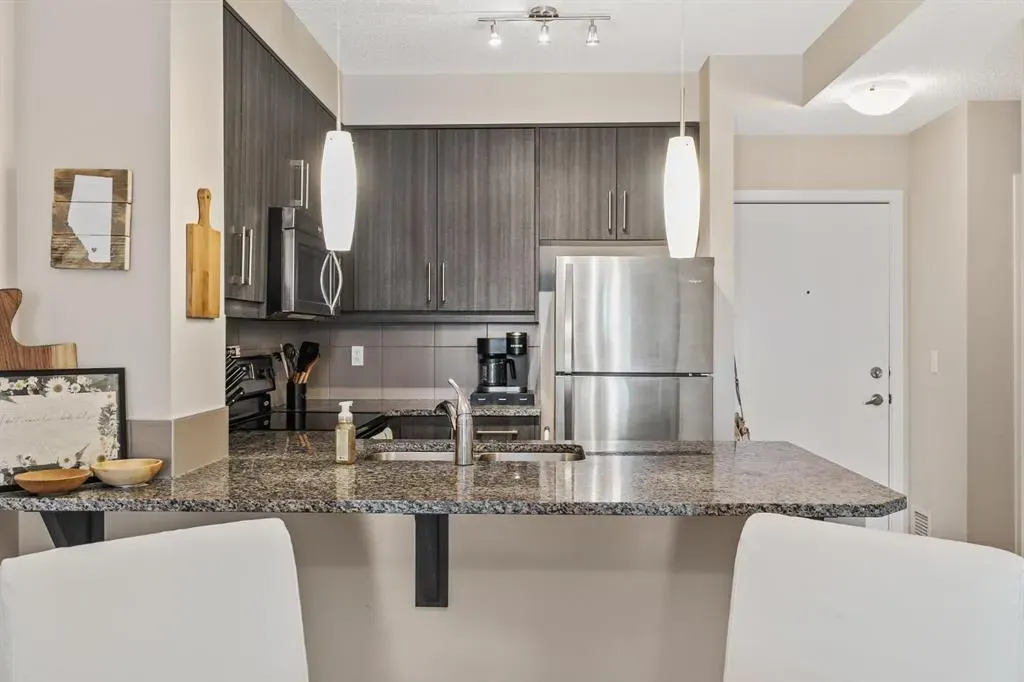 402 Marquis Lane SE, #305