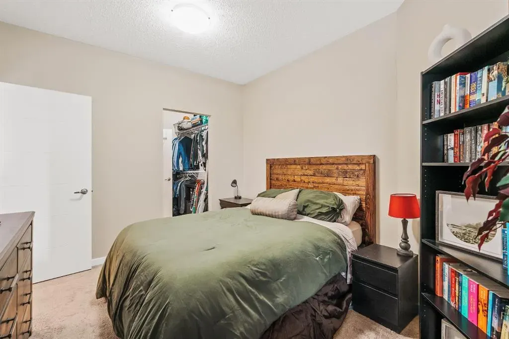 402 Marquis Lane SE, #305
