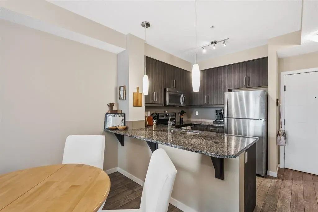 402 Marquis Lane SE, #305