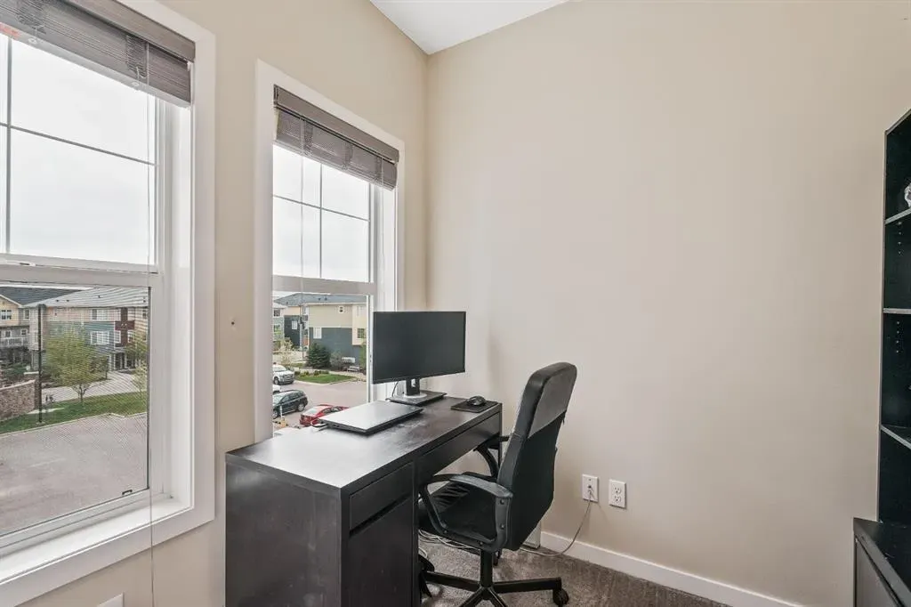 402 Marquis Lane SE, #305