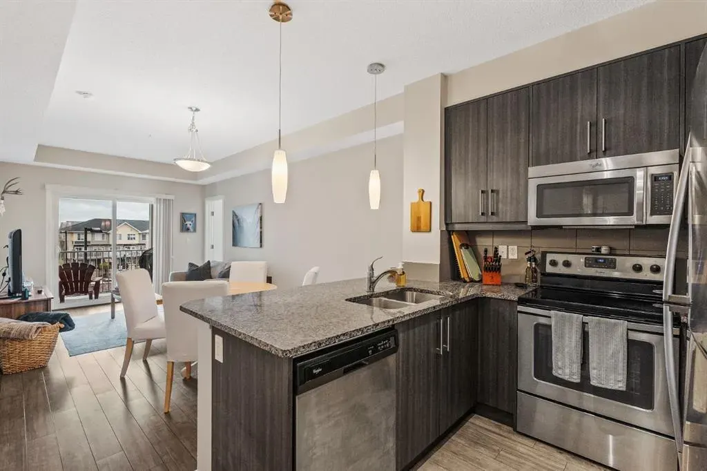 402 Marquis Lane SE, #305