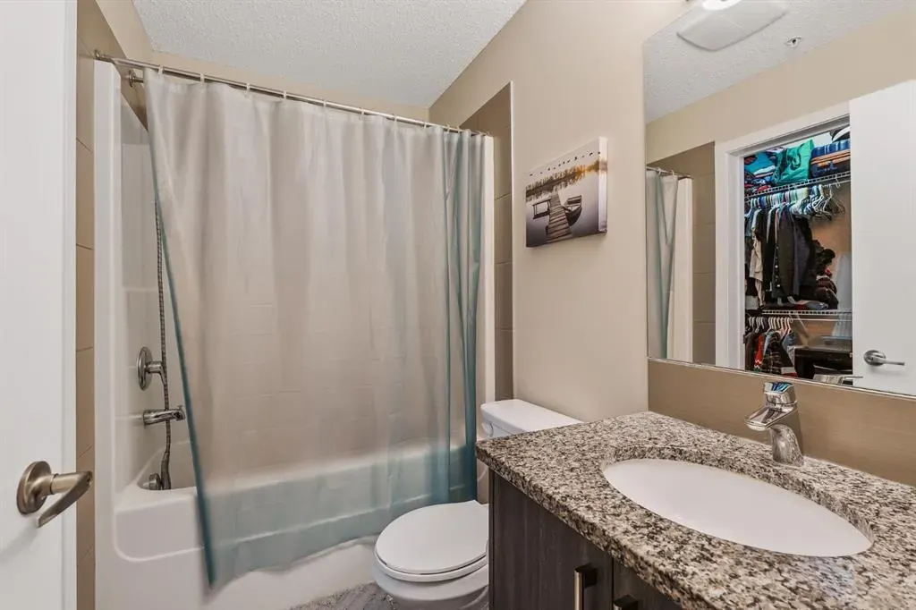 402 Marquis Lane SE, #305