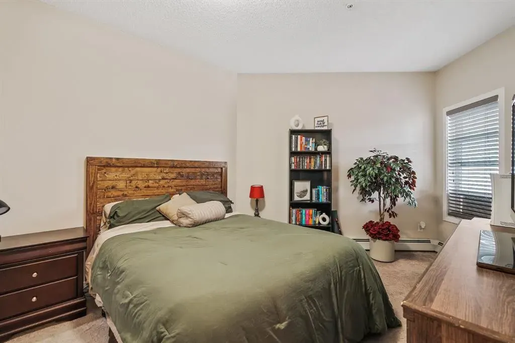 402 Marquis Lane SE, #305