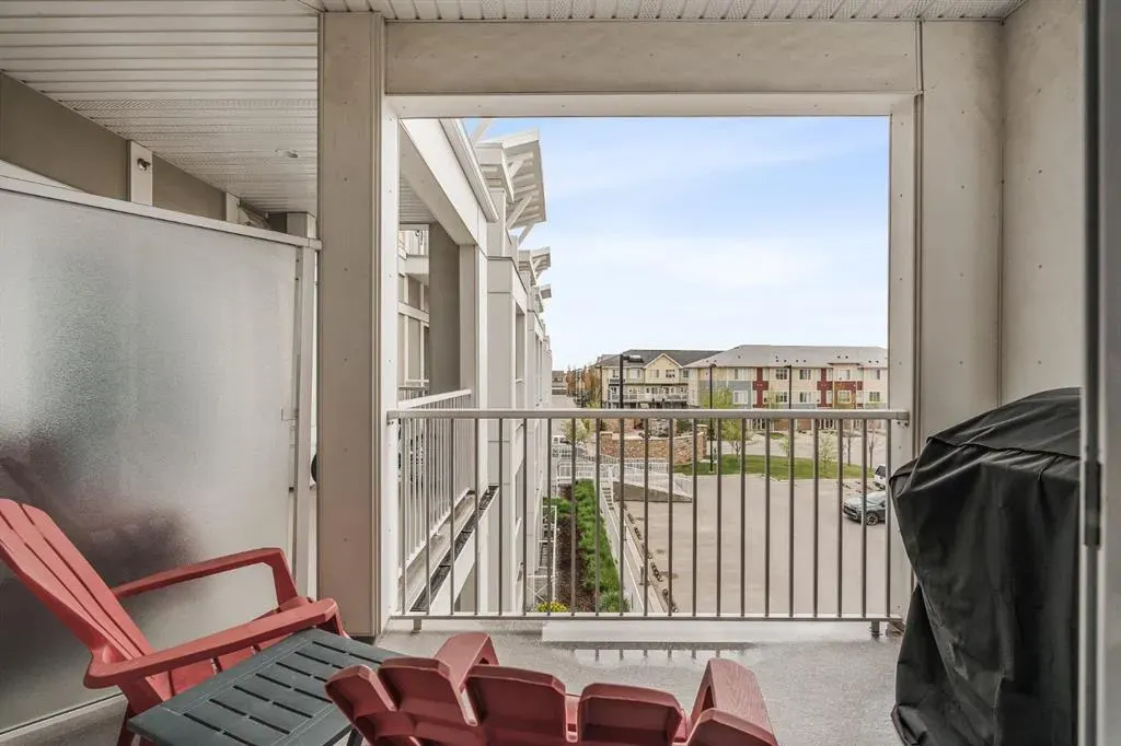 402 Marquis Lane SE, #305