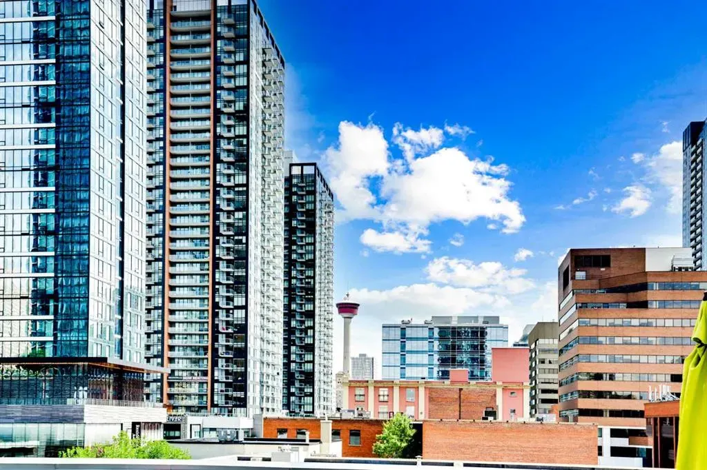 1010 6 Street SW, #206