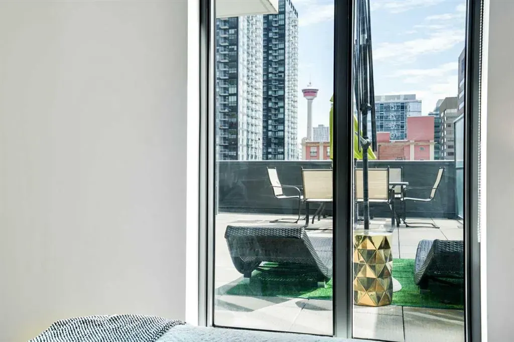 1010 6 Street SW, #206